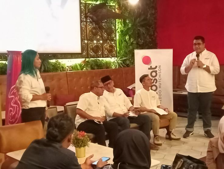 Strategi Indosat Oored0o Hutchison